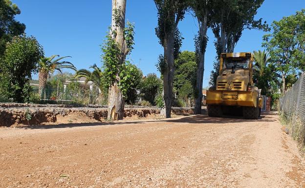 Acondicionamiento de los caminos en Valverde