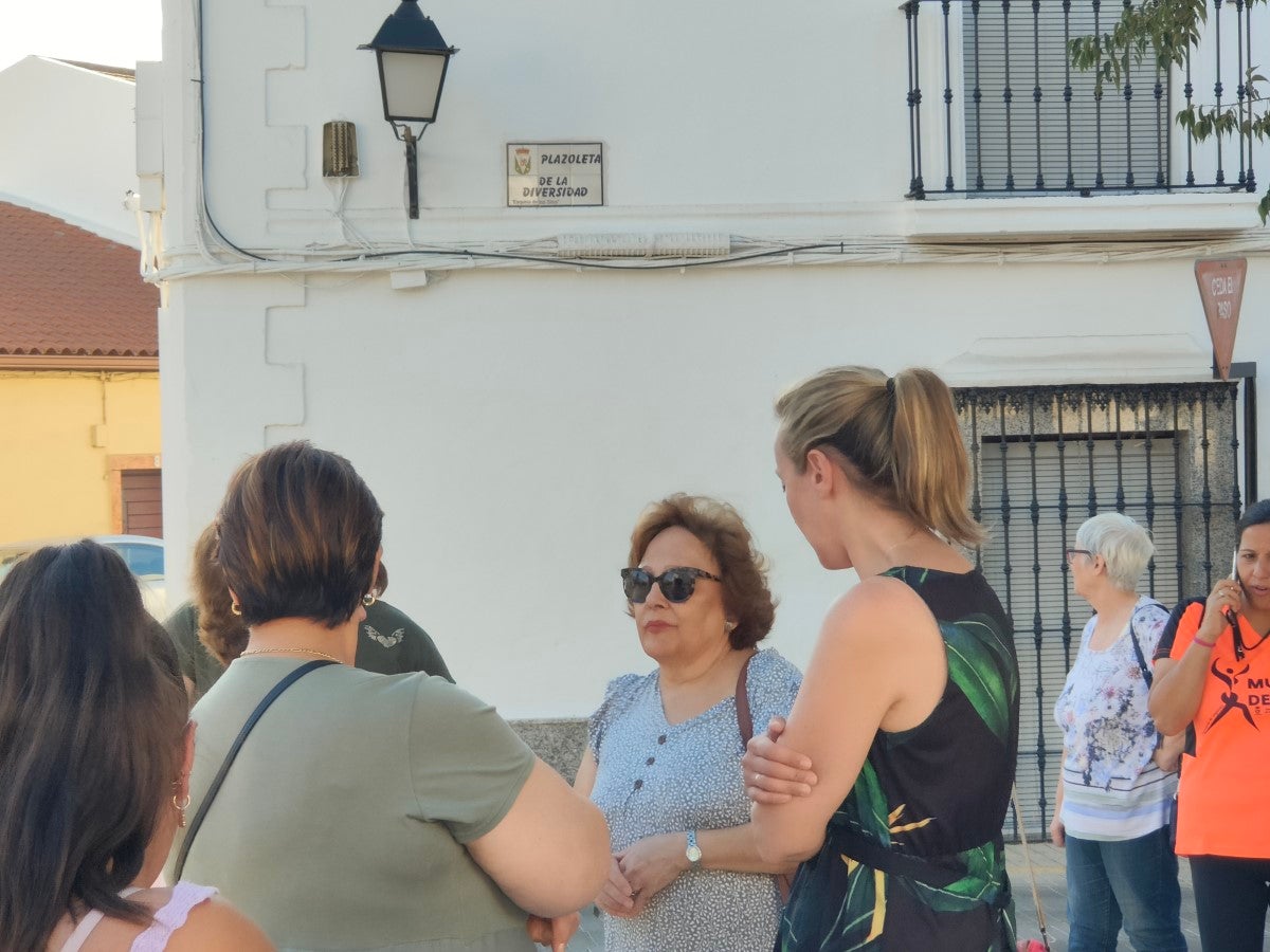Fotos: Lectura del manifiesto en Conmemoración del Día Internacional del Orgullo LGTBI+