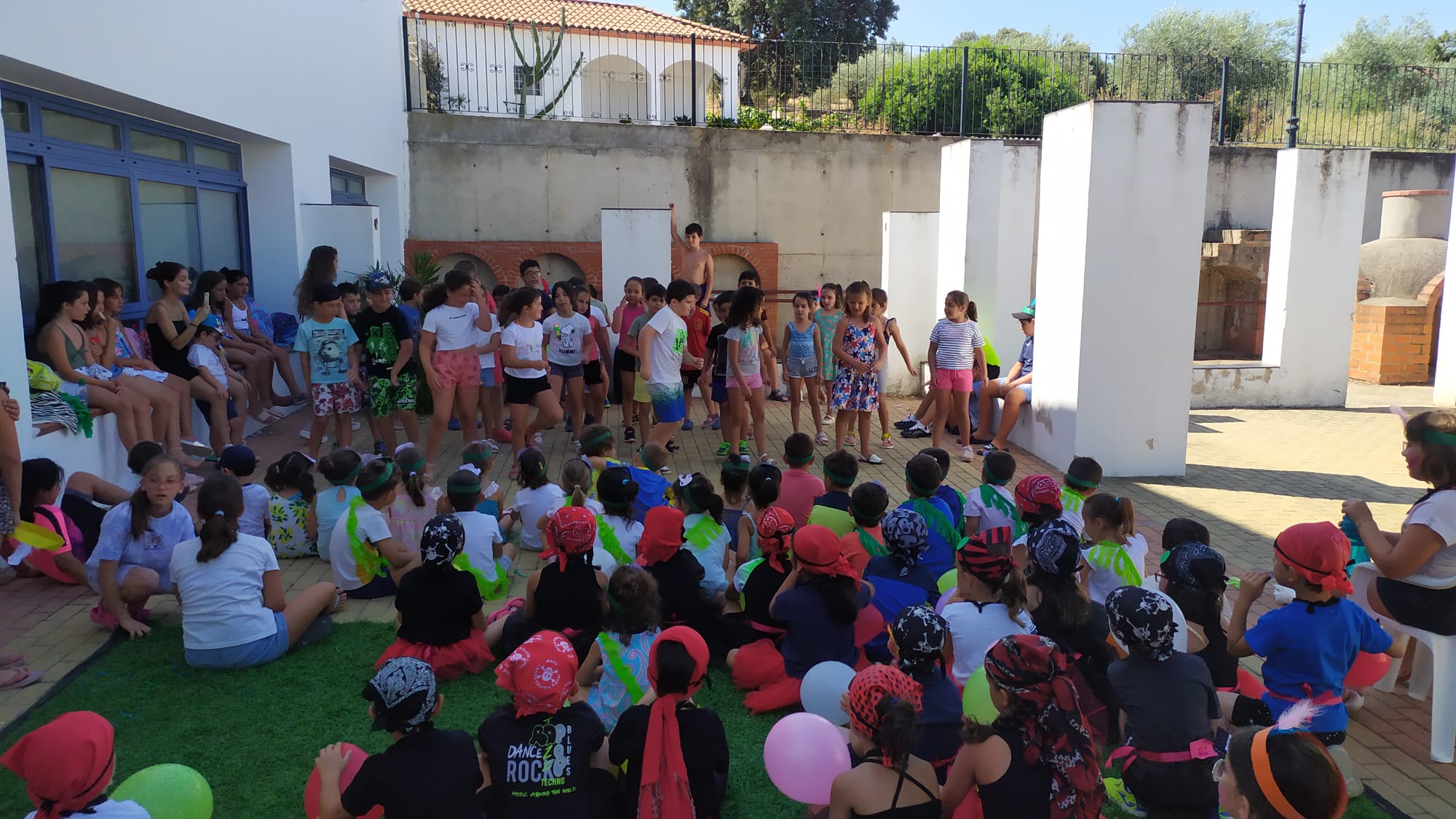 Fotos: Fiesta del final de la primera quincena del Campamento de Verano