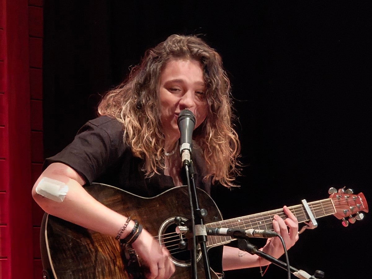 Fotos: Entrega de la recaudación de la venta del libro 'De los bailes de salón al botellón'
