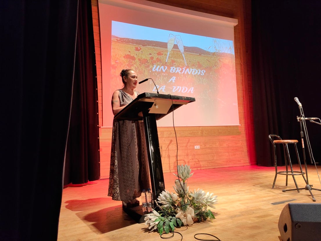 Fotos: Entrega de la recaudación de la venta del libro 'De los bailes de salón al botellón'