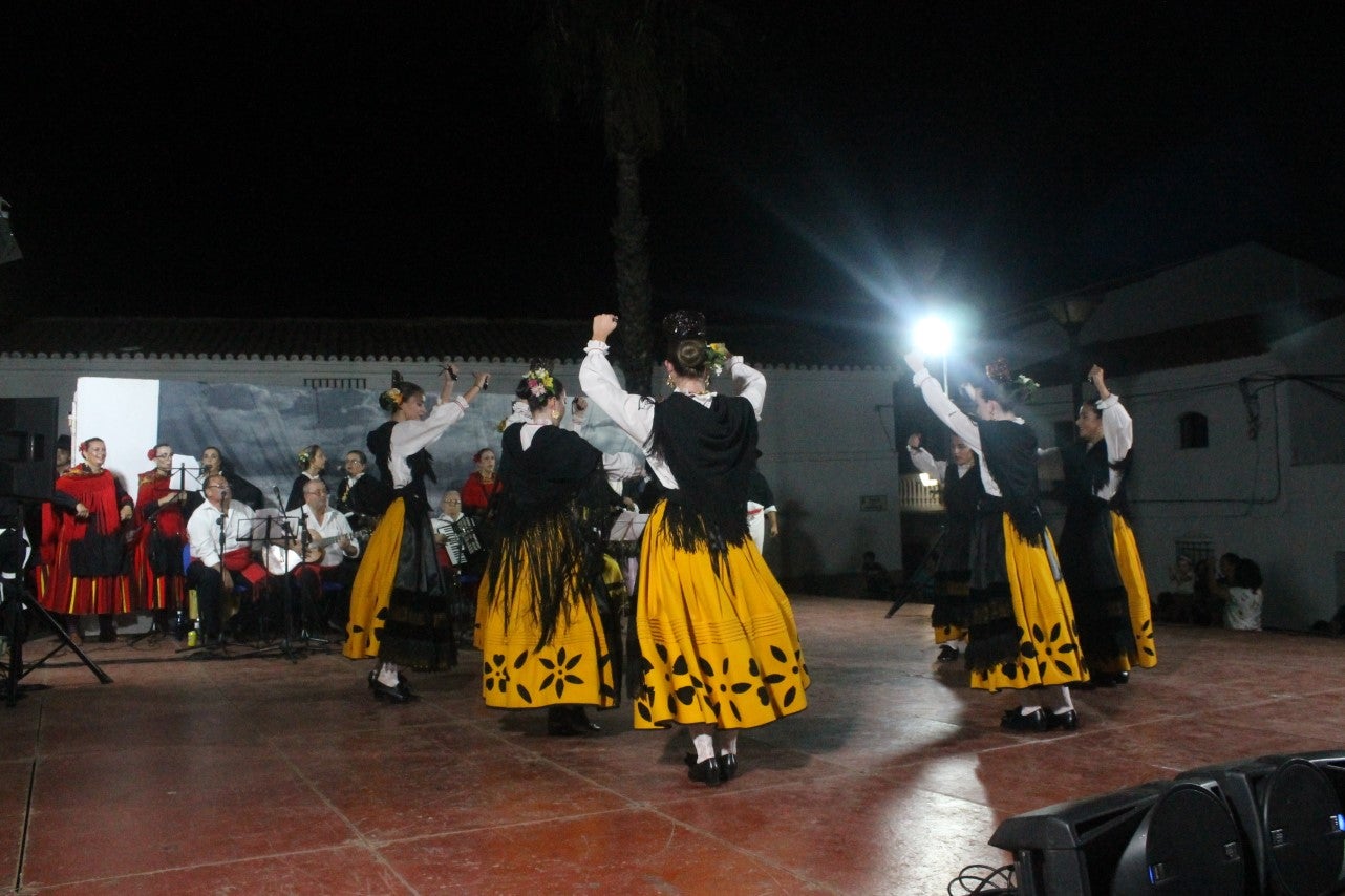 Fotos: Festival Folklórico de los Pueblos del Mundo de Extremadura (I)