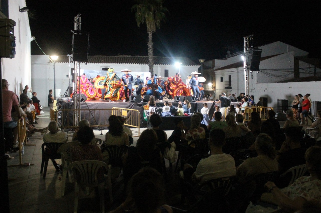Fotos: Festival Folklórico de los Pueblos del Mundo de Extremadura (II)