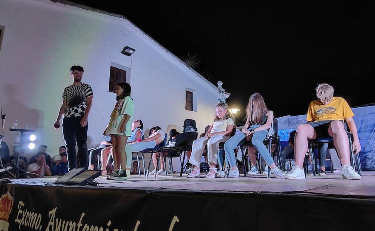 Espectáculo de hipnosis de Sete Martín para finalizar la programación de la 'Fuga de la Diabla
