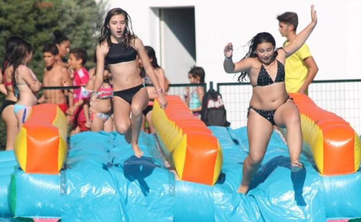 Fiesta acuática: Aplazada la fiesta acuática de la piscina municipal