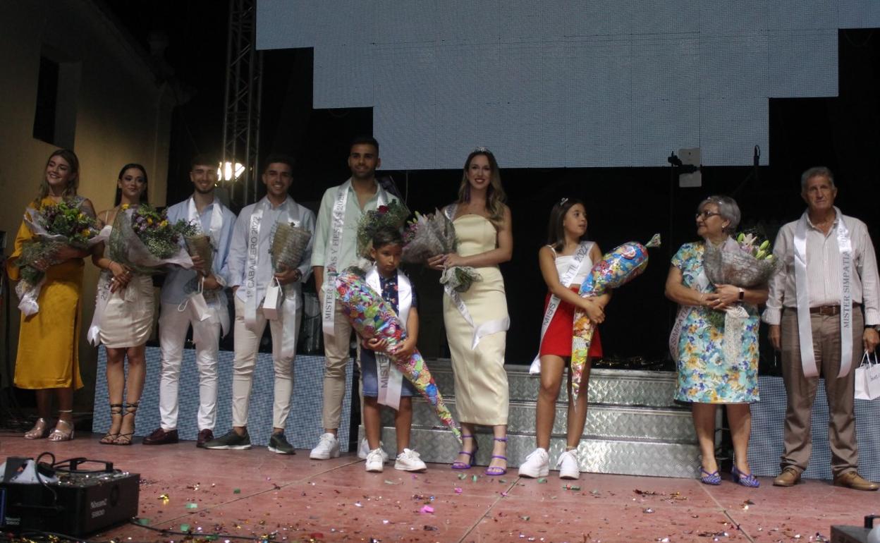 Los coronados como más guapos, guapas, simpáticos y simpáticas de las fiestas
