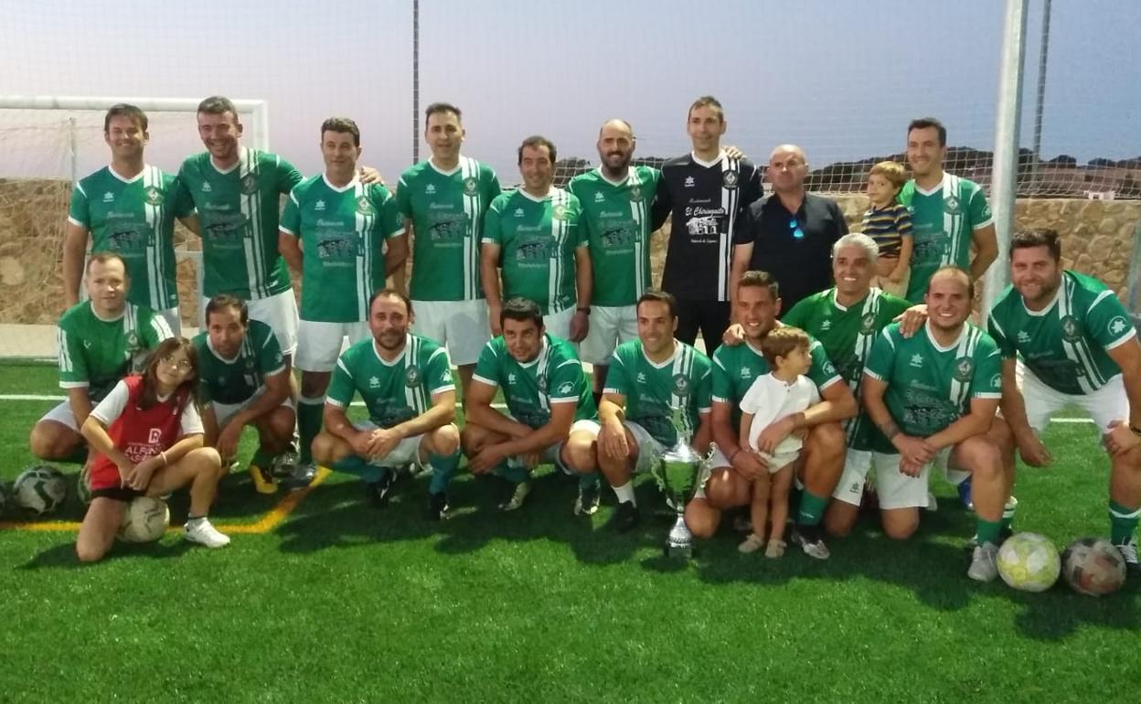 Veteranos: Los Veteranos ganan su trofeo de feria