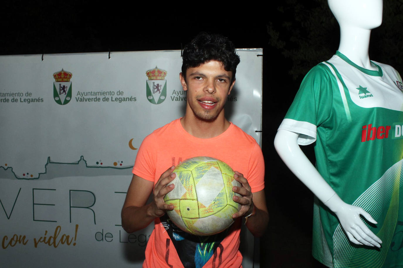 Fotos: Presentación de las plantillas y equipaciones del Racing Valverdeño