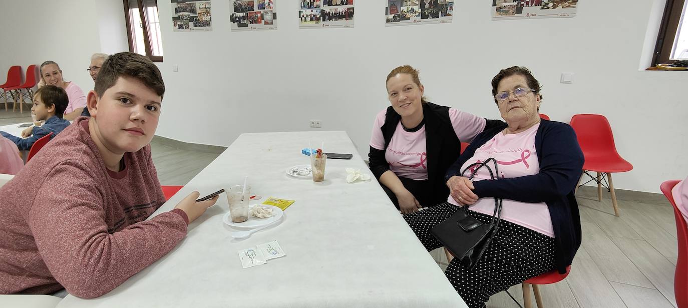Fotos: Merienda Solidaria de la Semana contra el Cáncer de Mama