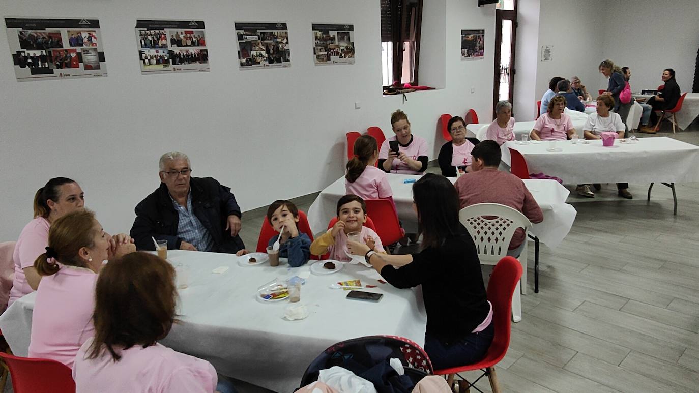 Fotos: Merienda Solidaria de la Semana contra el Cáncer de Mama