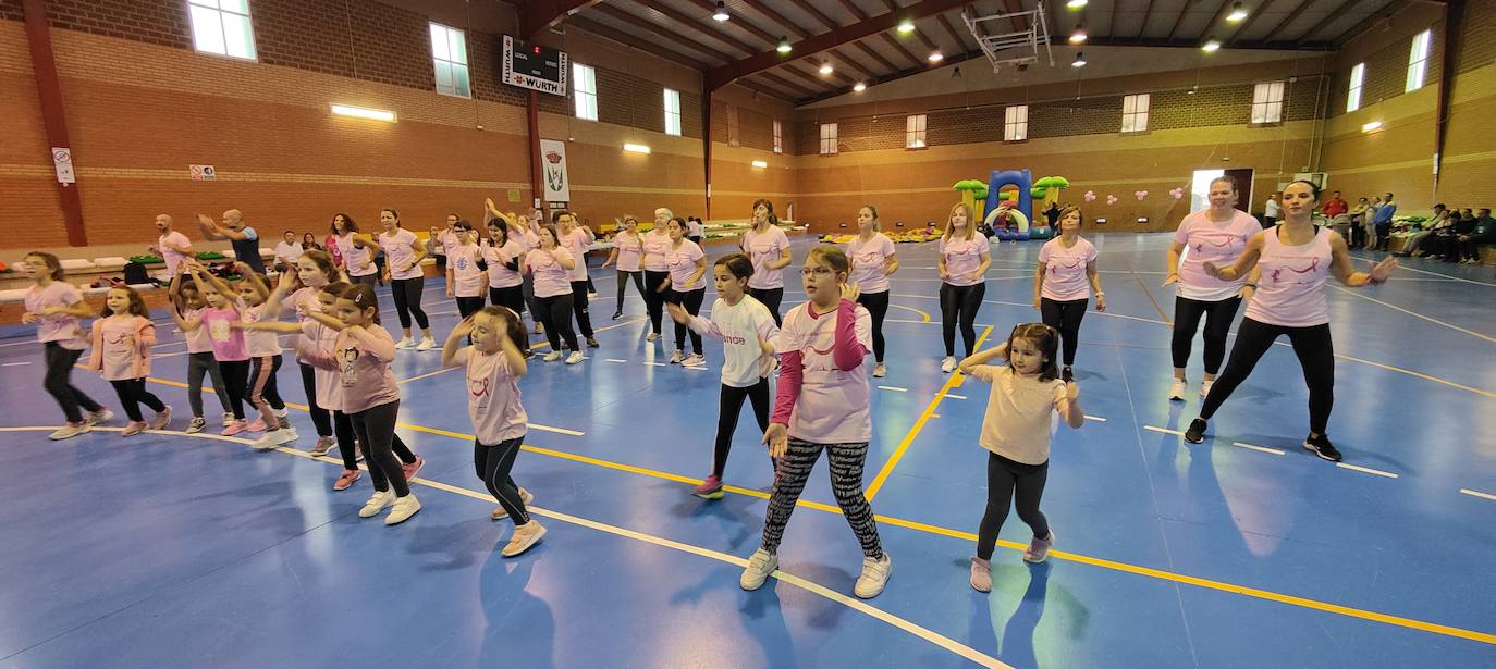 Fotos: Concentración Deportiva en la Semana contra el Cáncer de Mama