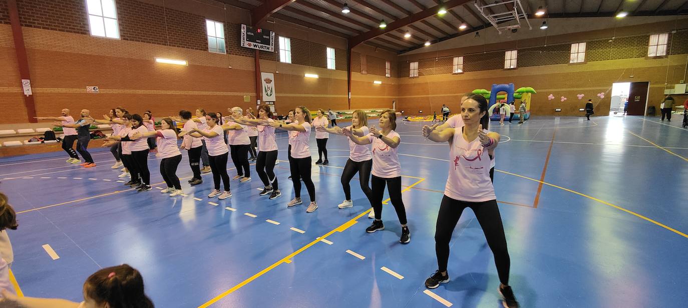 Fotos: Concentración Deportiva en la Semana contra el Cáncer de Mama