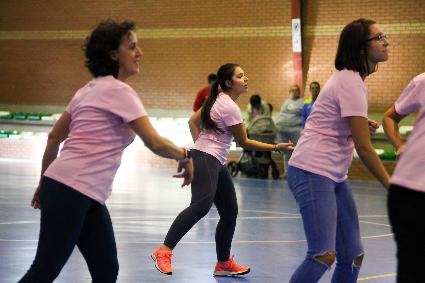 Fotos: Concentración Deportiva en la Semana contra el Cáncer de Mama
