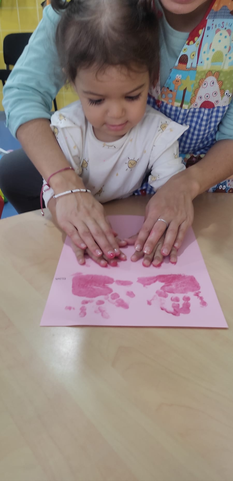 Fotos: Lucha contra el Cáncer de mama en el Centro de Día y el Centro de Educación Infantil