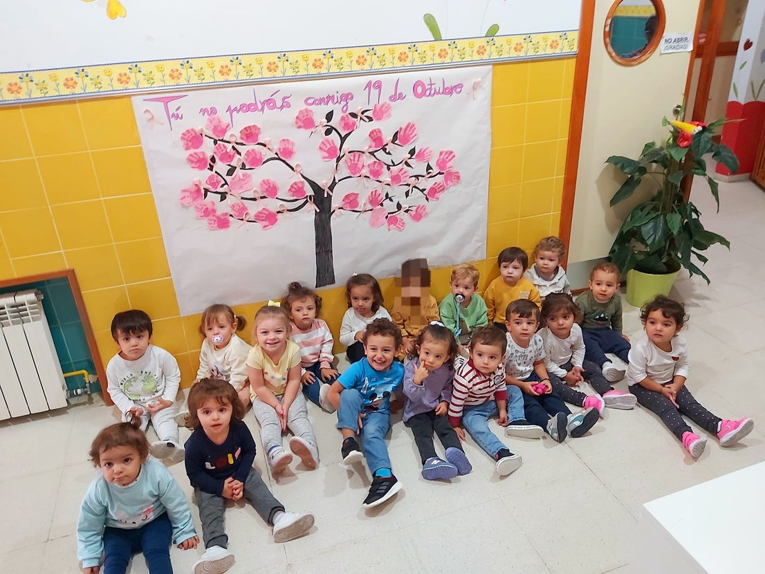Fotos: Lucha contra el Cáncer de mama en el Centro de Día y el Centro de Educación Infantil