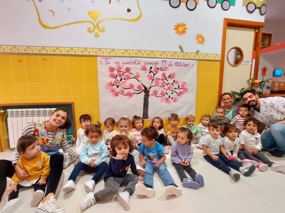 Fotos: Lucha contra el Cáncer de mama en el Centro de Día y el Centro de Educación Infantil