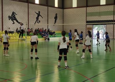 Imagen secundaria 1 - Algunas imágenes de los partidos disputados