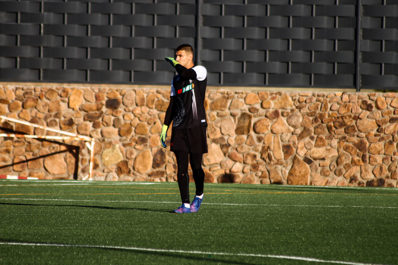 Fotos: Juveniles: Racing Valverdeño - San Roque