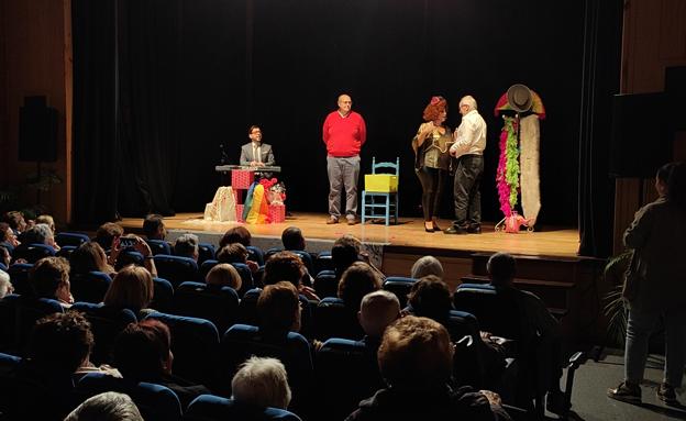 El público también fue partícipe en la obra de teatro 'Moderna Folklórica' con la que se cerró este V ValverArtex