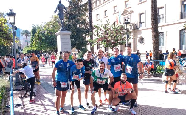 Algunos de los valverdeños tras su llegada a Badajoz
