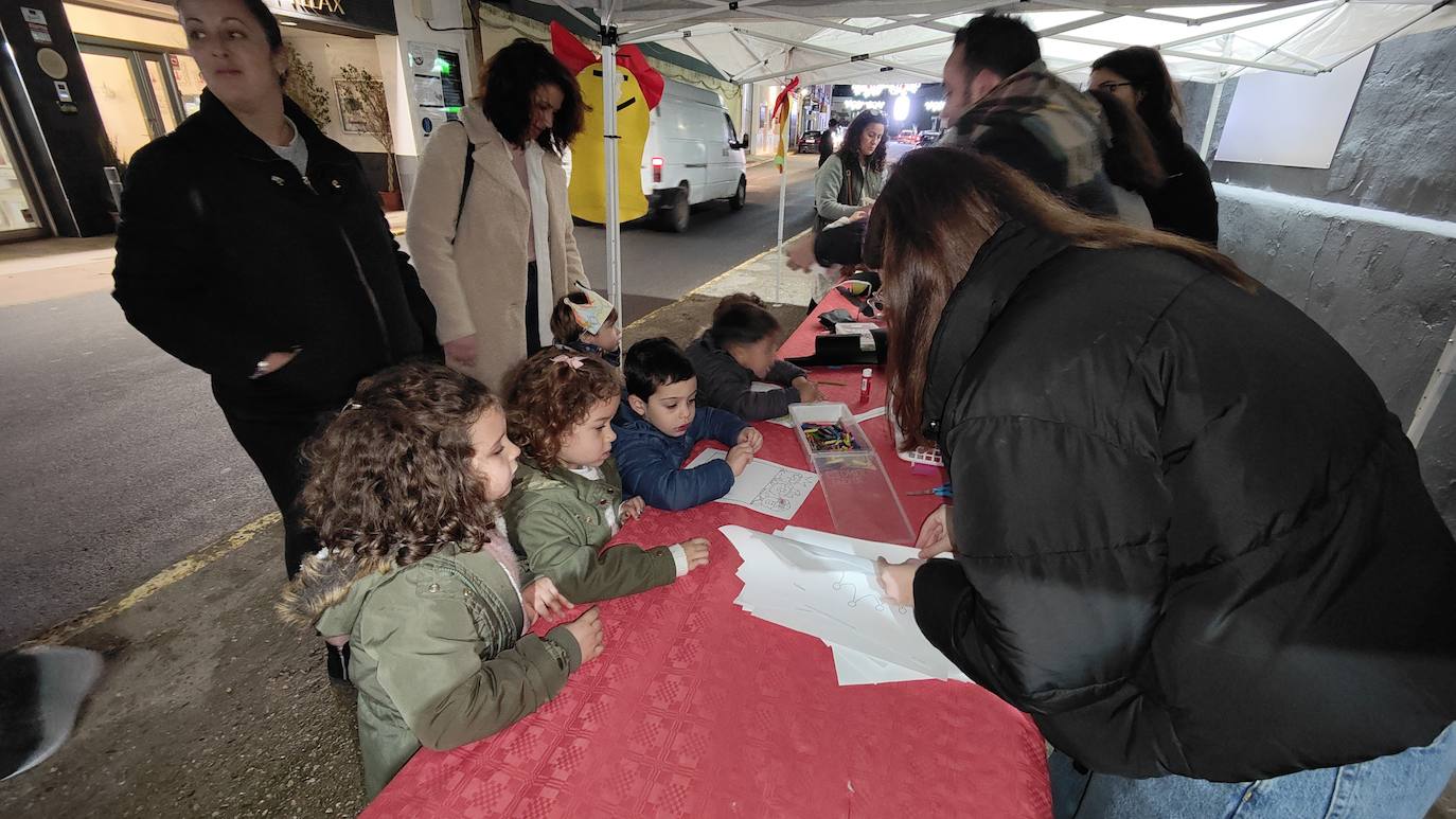 Fotos: Castañas Asadas e hinchables en 'Adoro el shopping local'