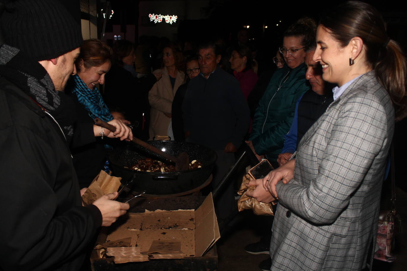 Fotos: Castañas Asadas e hinchables en 'Adoro el shopping local'
