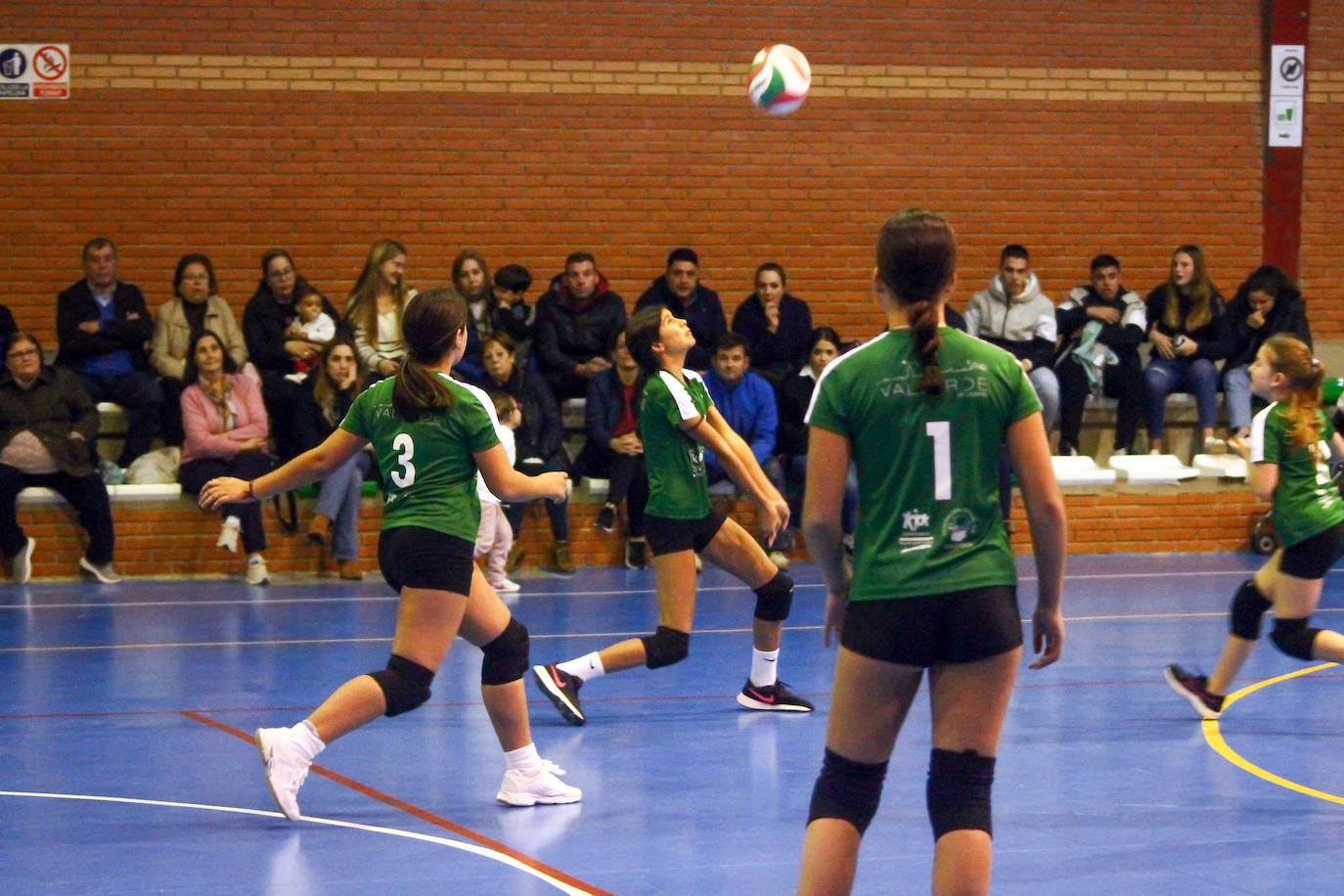 Fotos: Voleibol Infantil Valverde - Villanueva del Fresno