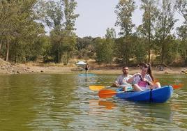 Vuelven las jornadas de piragüismo al pantano de Piedra Aguda
