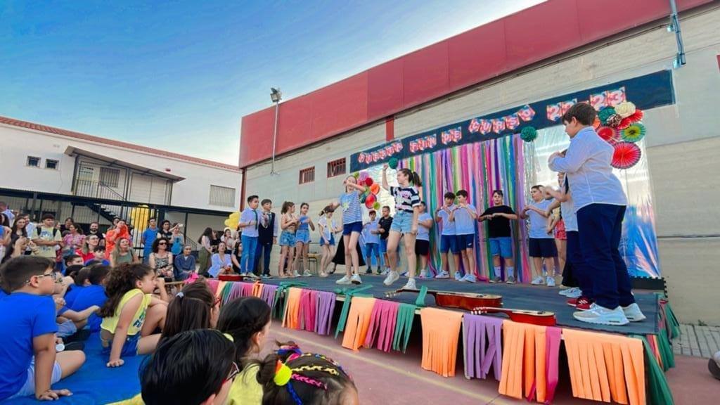 Graduaciones del Colegio 'Cristo Crucificado'