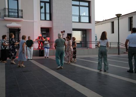 Imagen secundaria 1 - Imágenes del baile