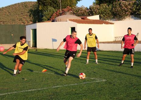 Imagen secundaria 1 - Imágenes del entrenamiento