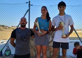 Leire y Ángel, campeones en pádel