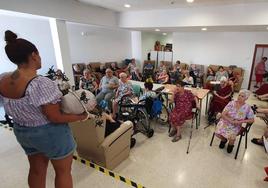 Visita de la Diabla al Centro Residencial Mixto