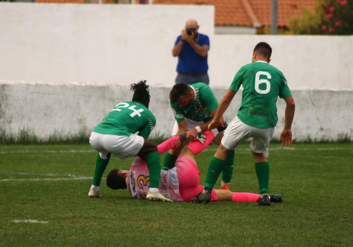 Los valverdeños acabaron desesperados por las contínuas pérdidas de tiempo visitantes, en especial del portero