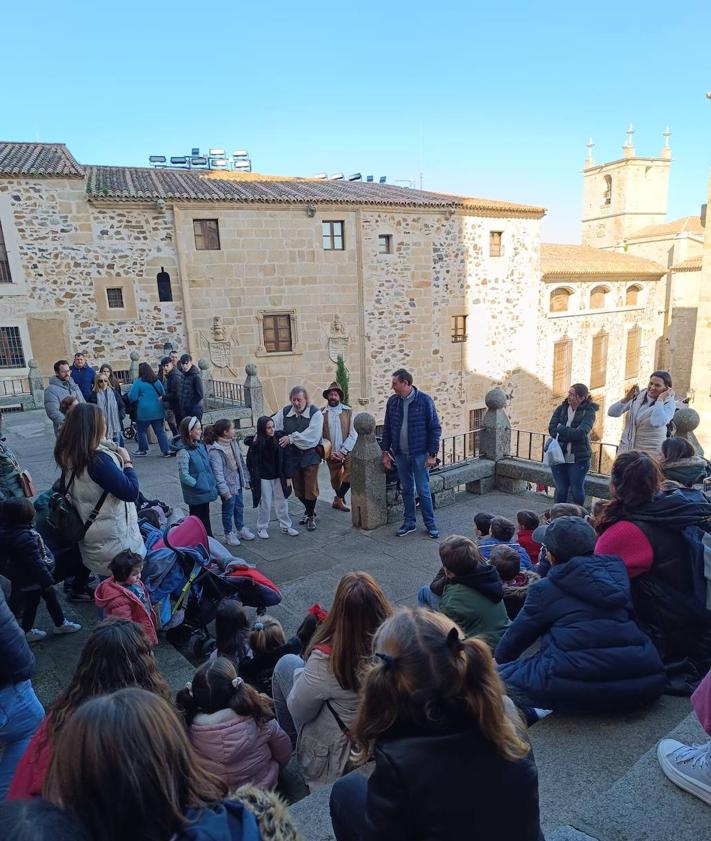 Imagen secundaria 2 - Celebración de la asamblea y viaje a Cáceres