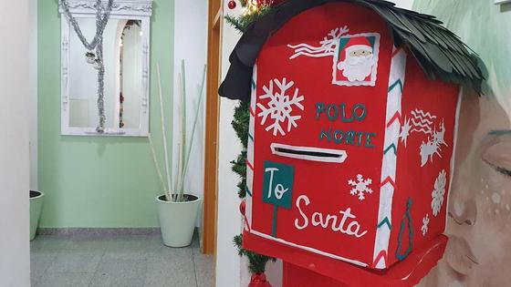 Los niños de la localidad ya pueden llevar sus cartas al buzón de Papá Noel