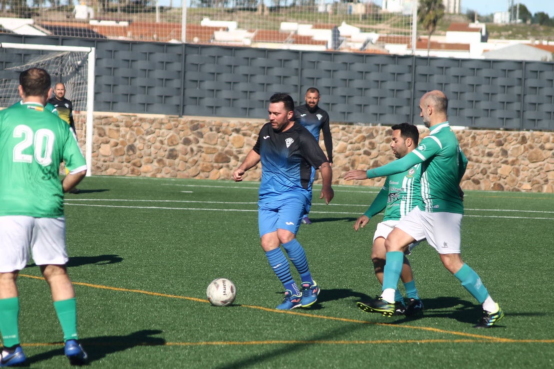 Fotos: Veteranos Valverde - Hermanos Mora