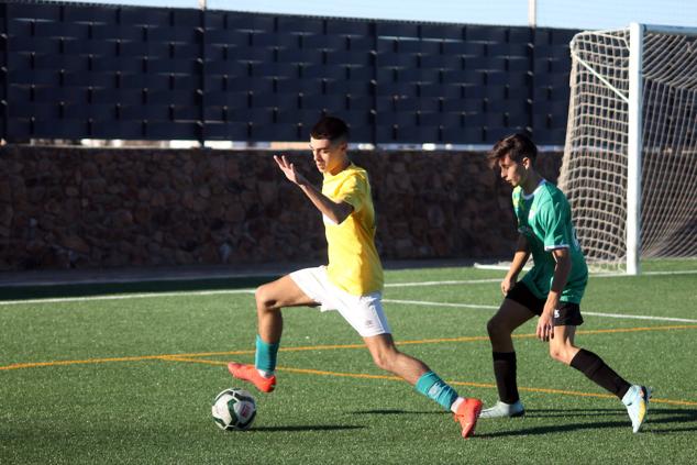 Fotos: Juveniles Racing Valverdeño - Sportextremadura