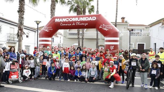 Más de 200 vecinos despiden el año haciendo deporte en la San Silvestre