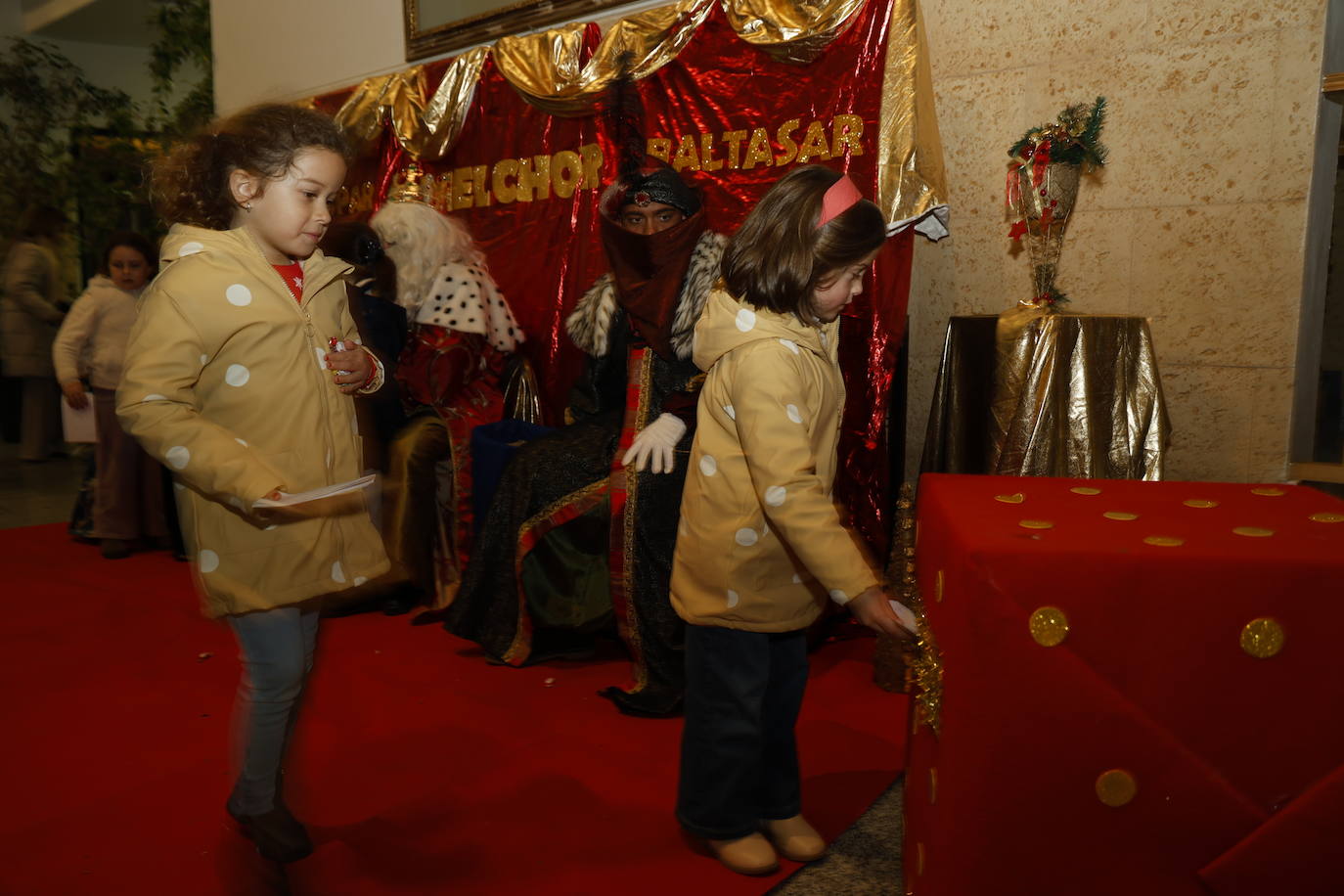 Entrega de las cartas a Los Reyes Magos