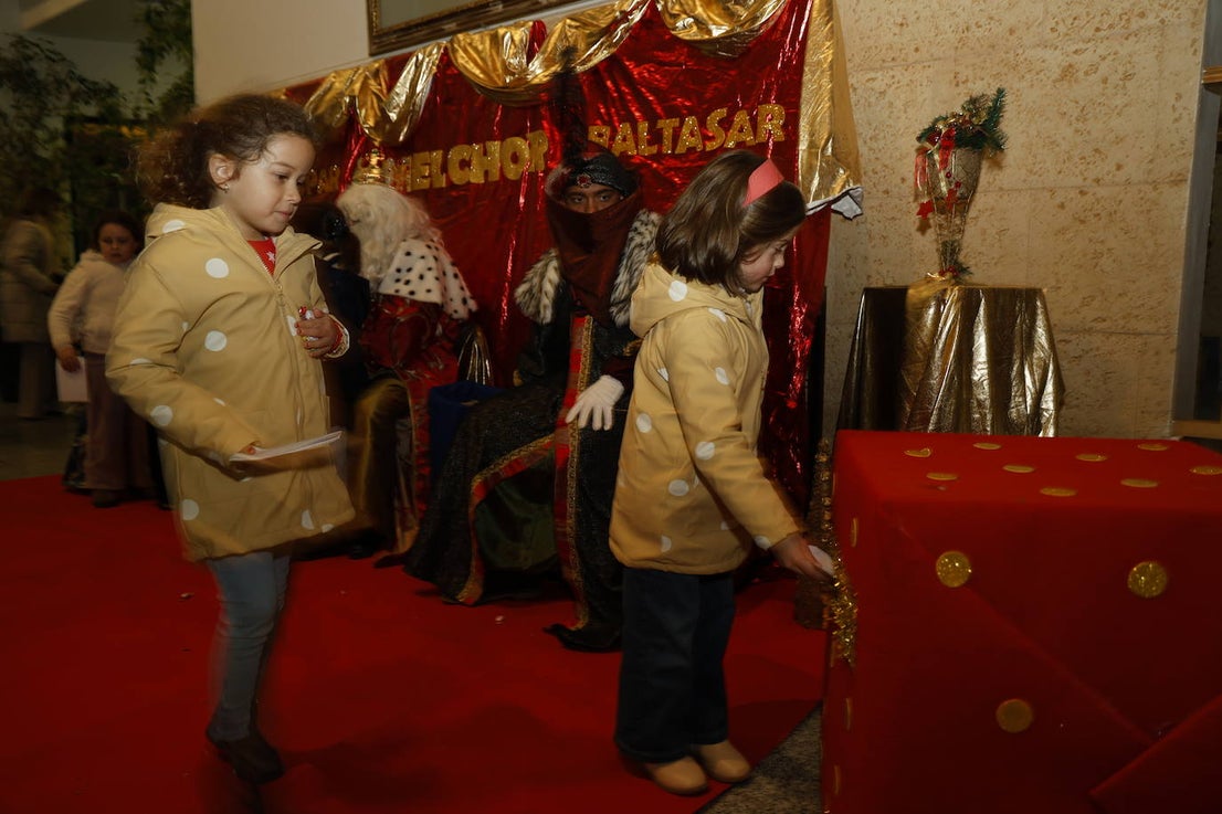 Entrega de las cartas a Los Reyes Magos
