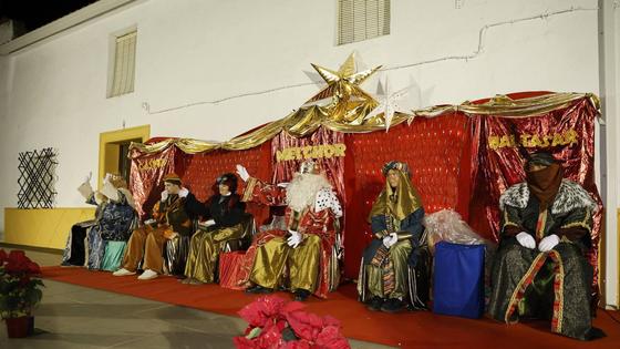 Una mágica cabalgata de los Reyes Magos deslumbra en Valverde de Leganés