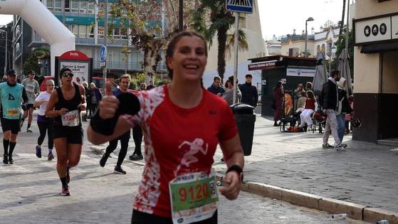 Estela Martín González completa el Medio Maratón de Sevilla