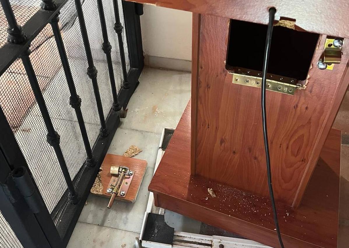 Imagen secundaria 1 - Imágenes del suceso en la Ermita del Cristo