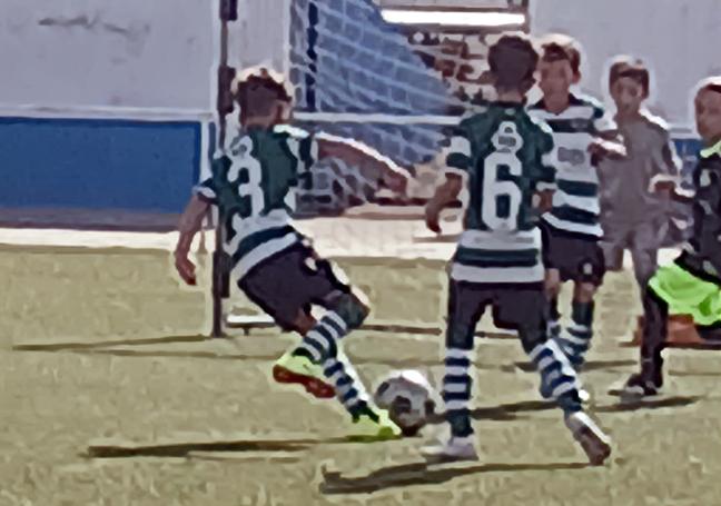 Rubén, con el número 3, durante el entrenamiento