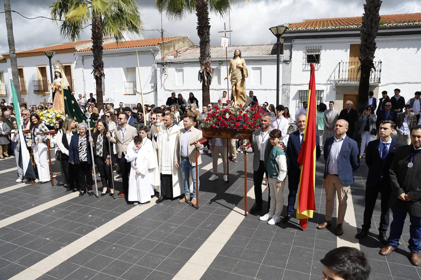 La lluvia permitió celebrar el Domingo de Resurrección para culminar la Semana Santa