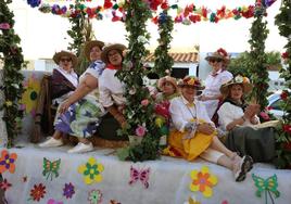 Carroza de la Asociación de Mujeres del año pasado