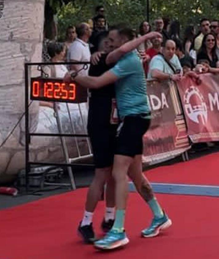 Imagen secundaria 2 - Fotos de la Media Maratón de Mérida