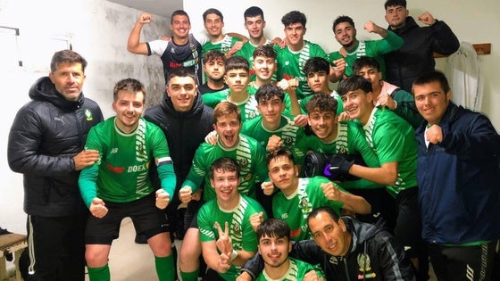 Los juveniles ganan en la ida y encarrilan su ascenso de categoría