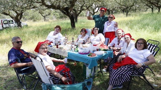 Tradición y convivencia durante la romería de San Isidro